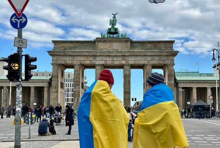 Німеччина перегляне умови виплати допомоги українським біженцям