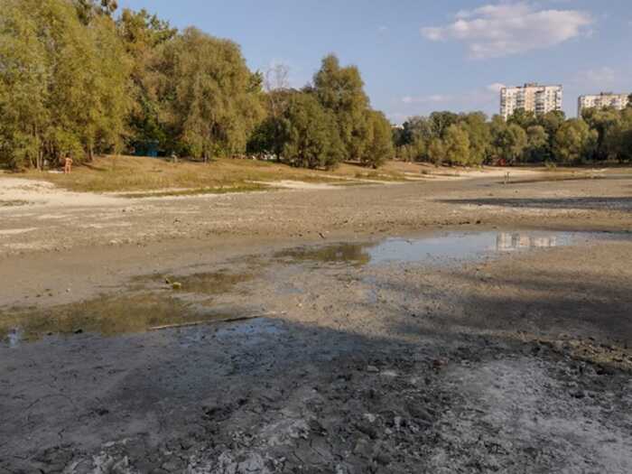 У Кличка частково зменшили ціну очистки Синього озера, залишивши коштовну арматуру